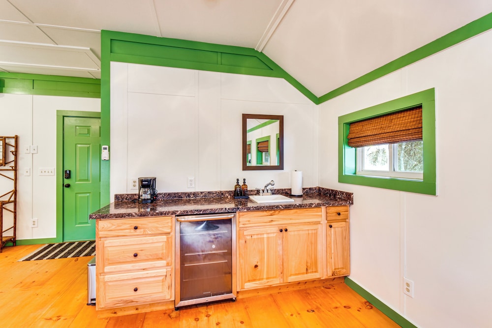 1 Mi to Beach: Lake Rabun Home w/ Carriage House