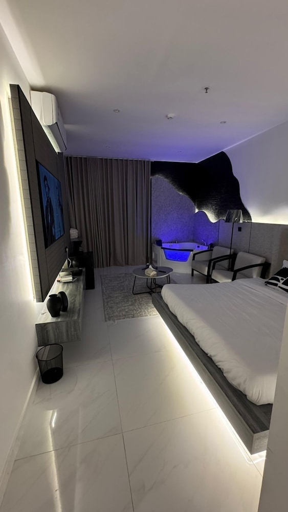 Suites OrbitNet Compound