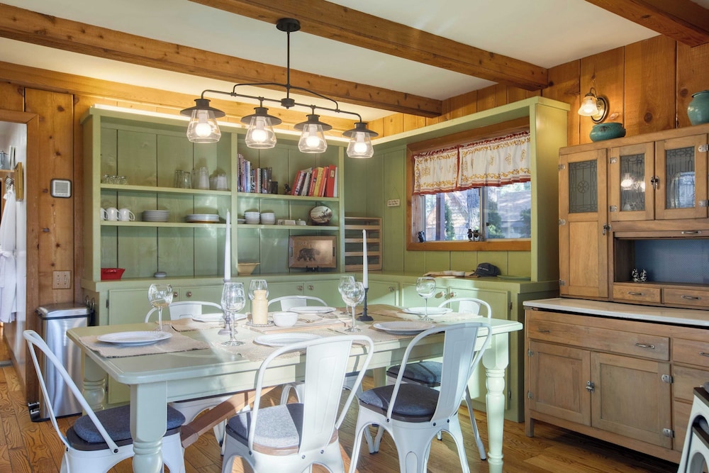 Waterfront Big Bear Cabin w/ Hot Tub, Private Dock & Firepit Lakeside on Lagunita