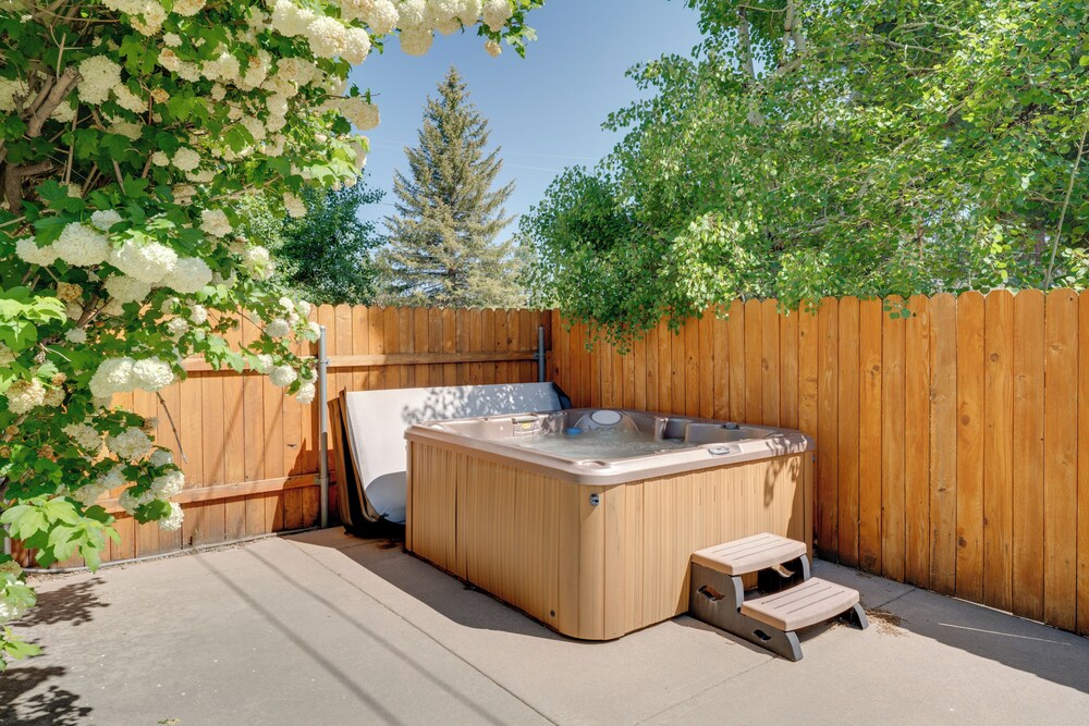 5 Mi to Northstar Resort! Family Home w/ Hot Tub