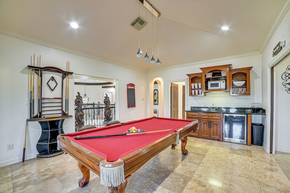 Luxury Home w/ Patio & Lake View in Richmond!