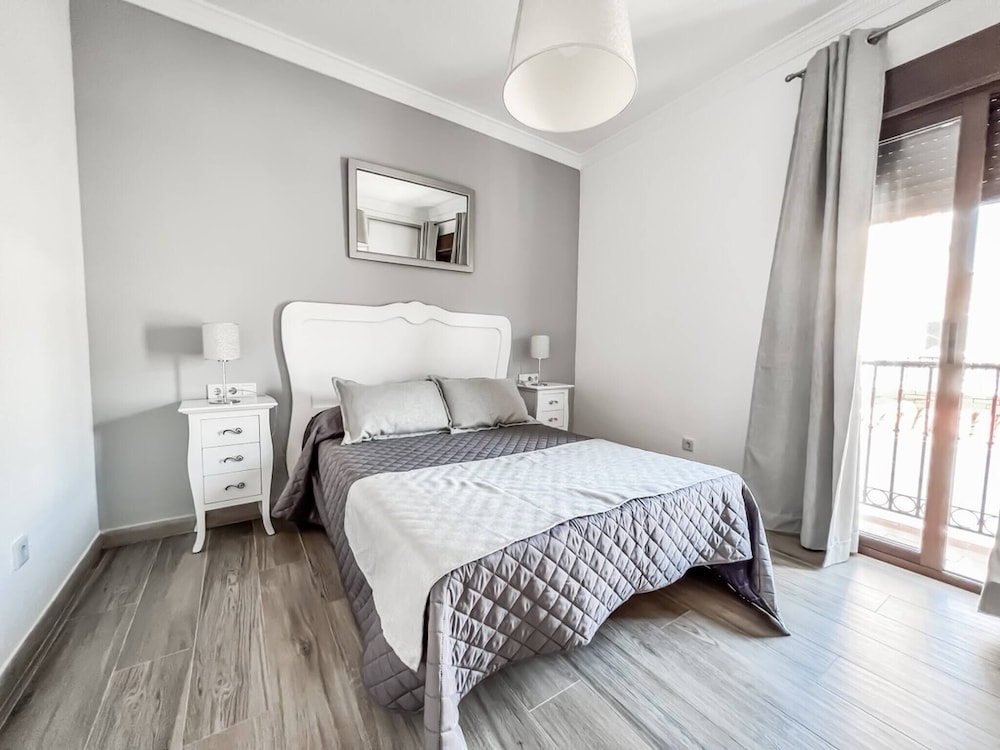 Cd-1382 Two Bedroom Apartment With Terrace