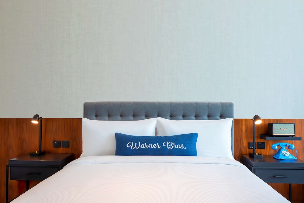 The WB Abu Dhabi, Curio Collection by Hilton