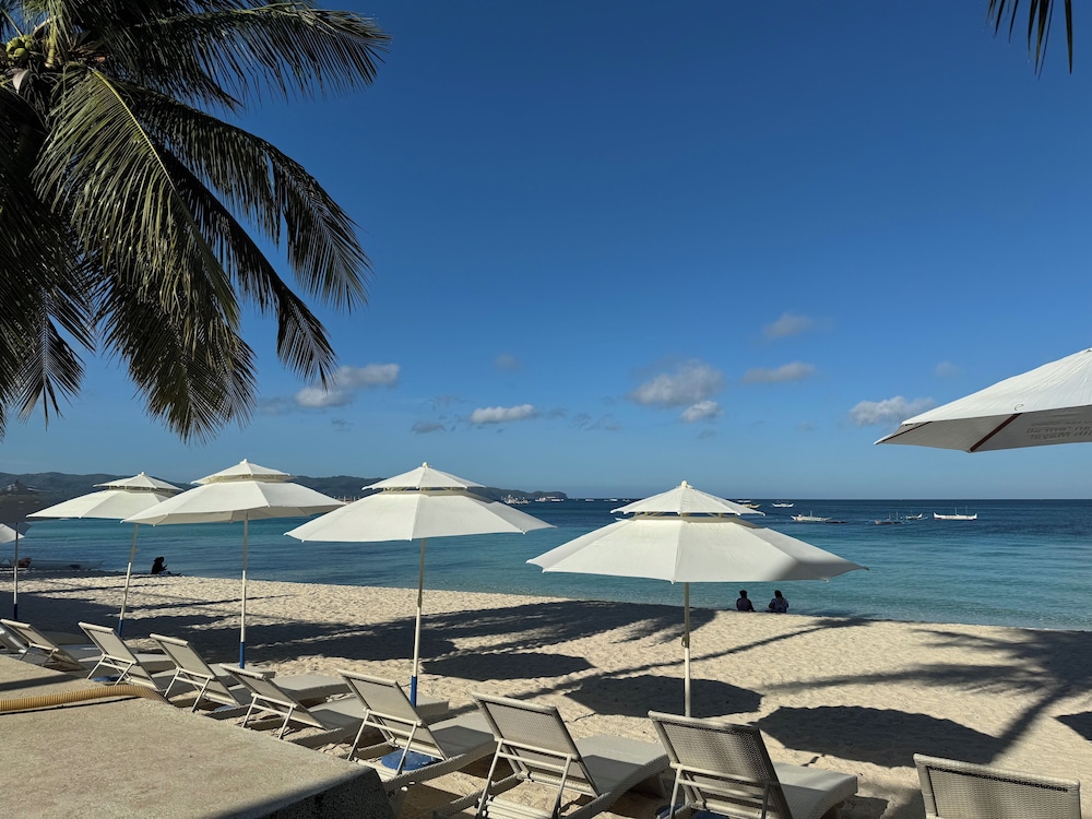 Bolabog Beach Resort