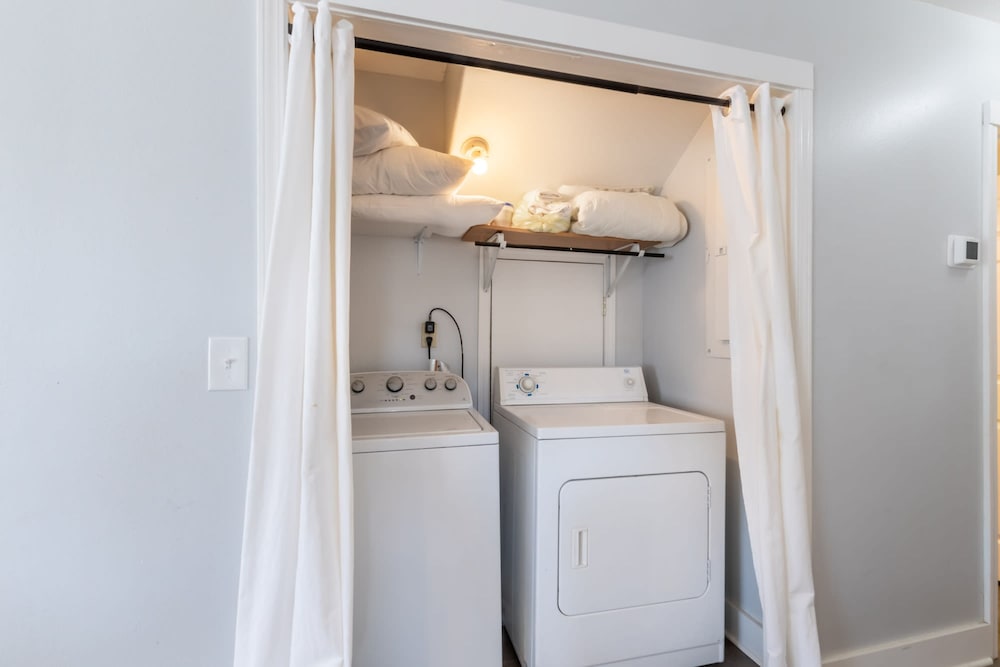 Sel De Vie 6 BR Sleeps 18 dog Friendly