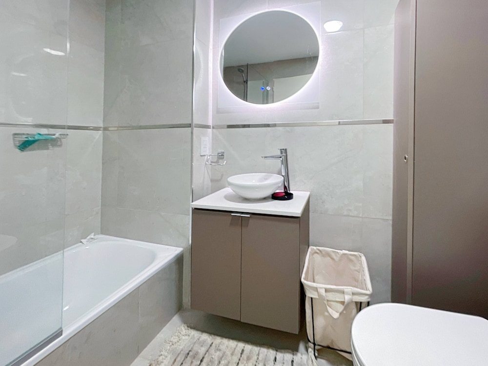 Ayres Suites Moreno