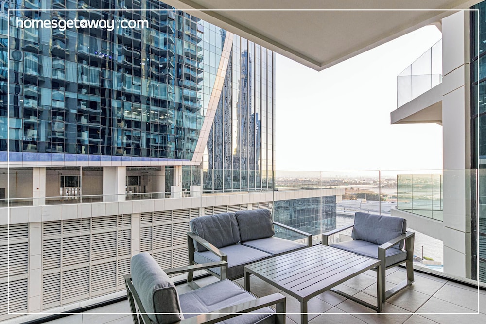 Modern Luxury 1BR Apt with Canal Panorama