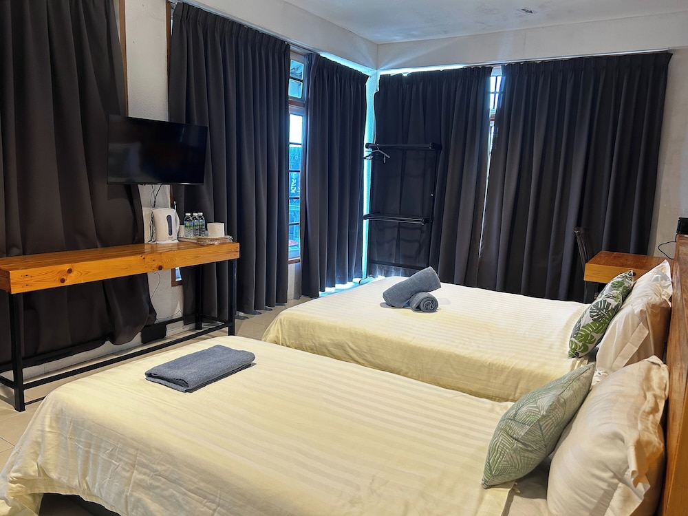 Riverbank Dungun Guesthouse & Cafe