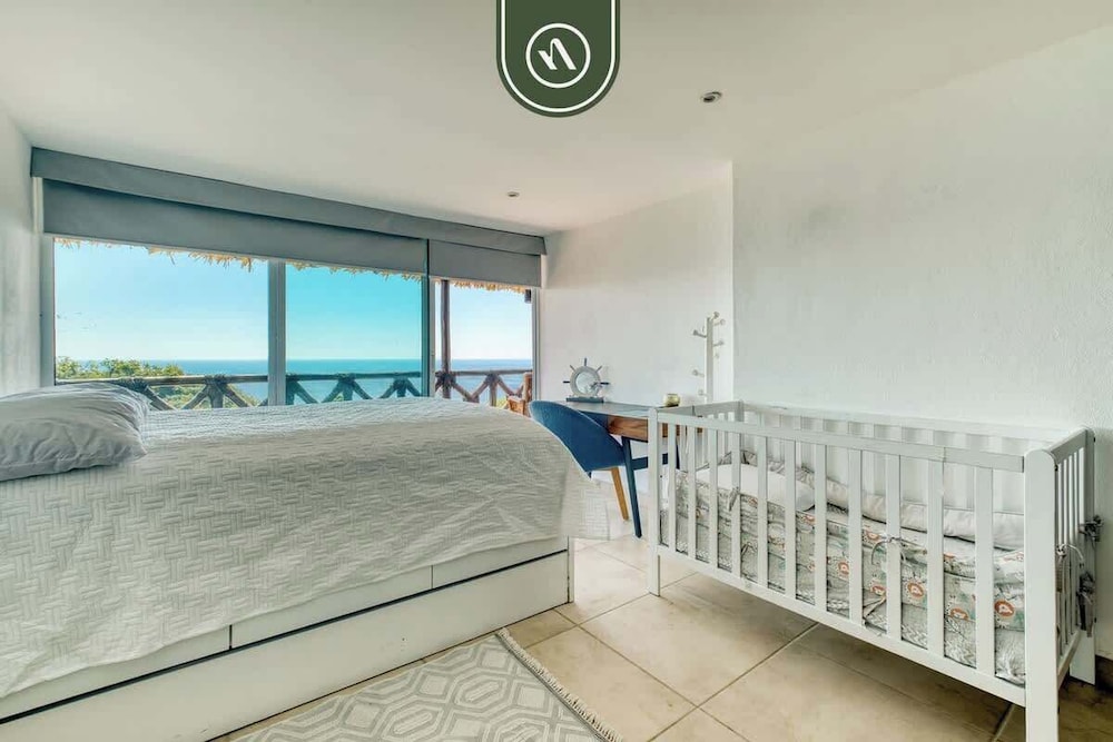 Amazing 3 BR Penthouse With Beachclub
