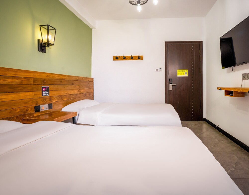 Tianmen Mountain Loft Art Inn