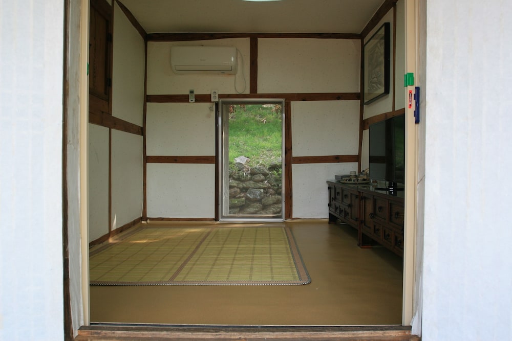 Yi Jin-rae's Historic House