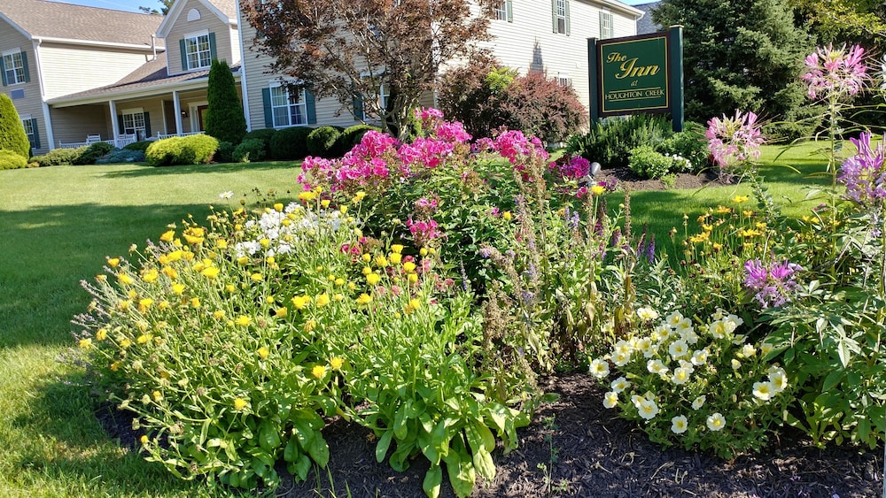 The Inn At Houghton Creek