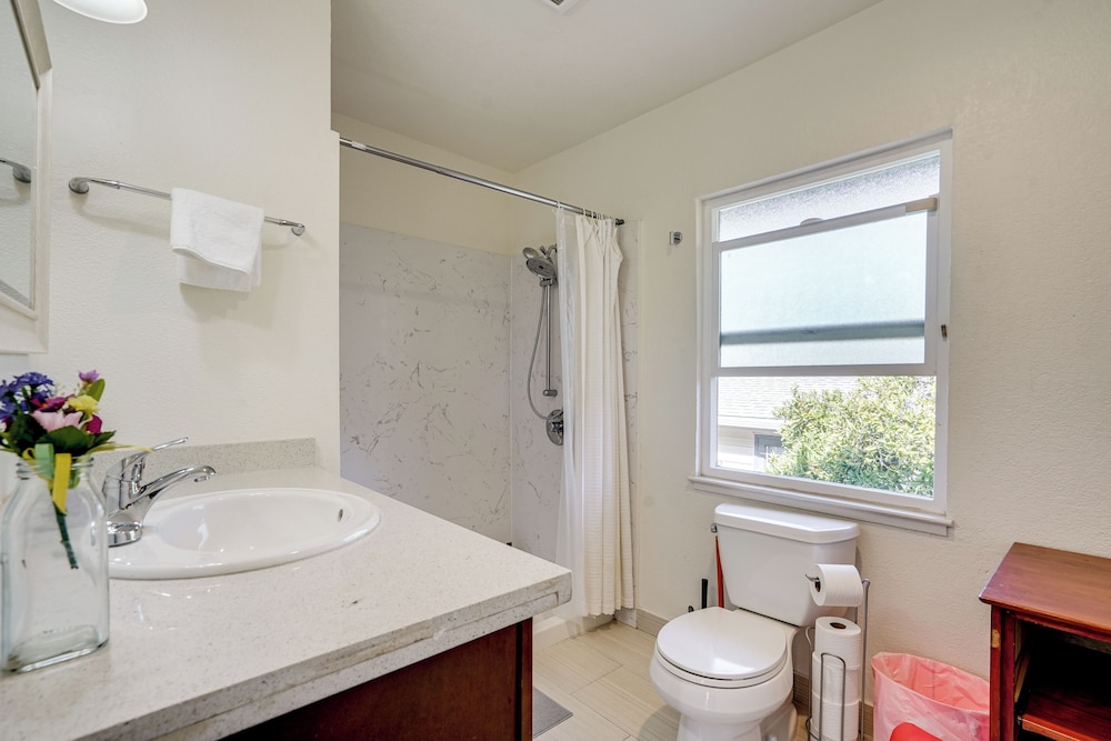 Oakland Group Retreat: Historic Home Near Downtown