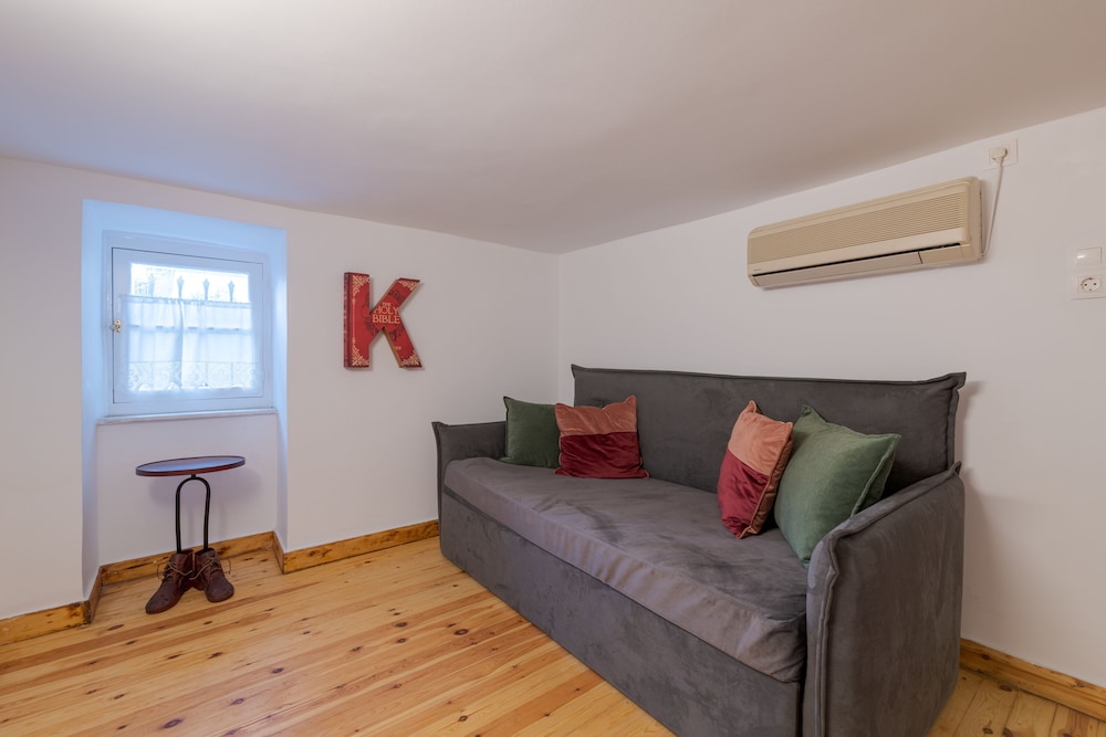 2 Mazi Suites