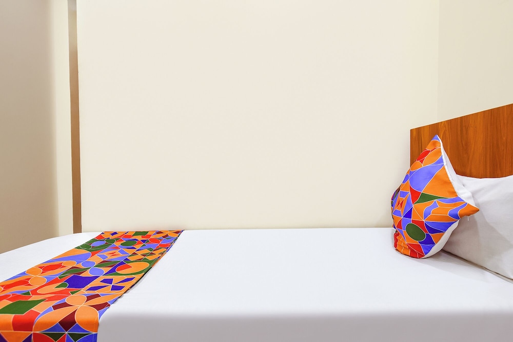 Fabhotel Ratna Palace I