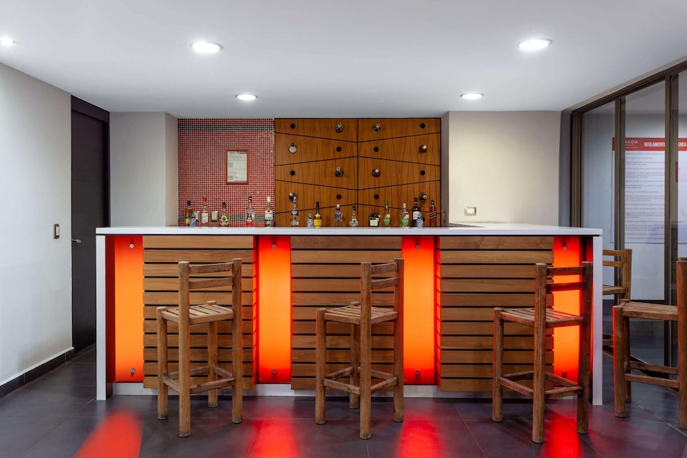 Ramada by Wyndham Acapulco Hotel  Suites - Property Image 19