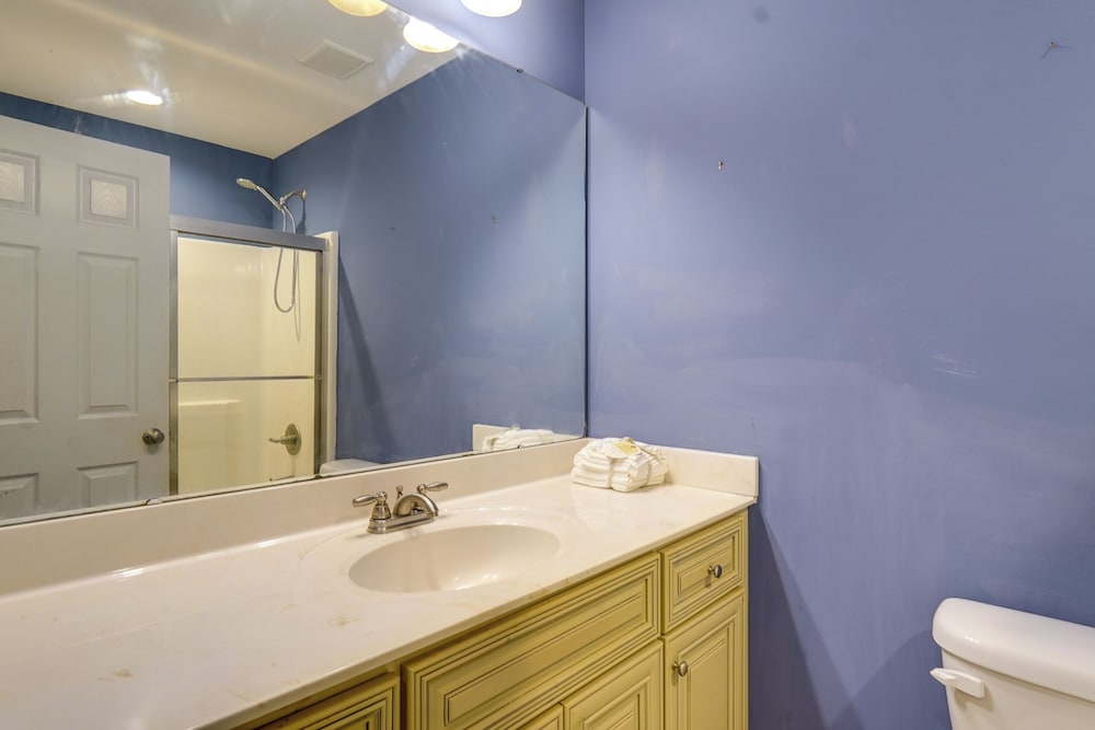 Spacious Lakefront Apt w/ Deck in Fayetteville!