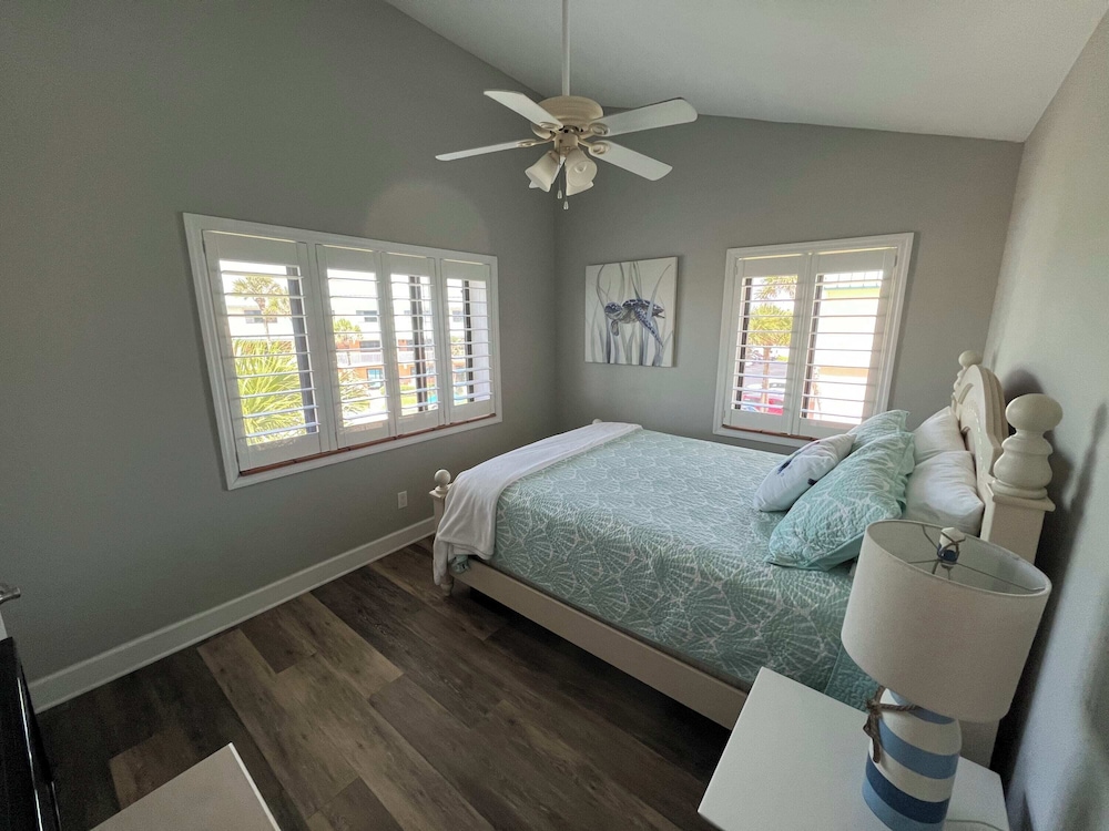 Ocean Bliss: 3BR Mod Haven, St. Aug