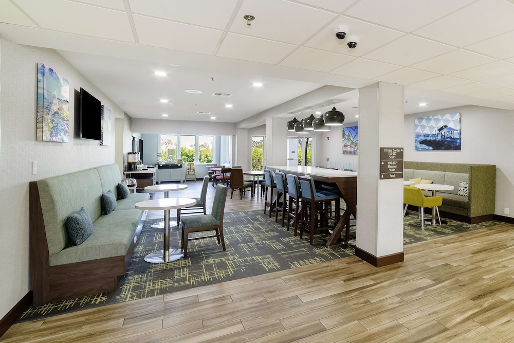 Holiday Inn Express & Suites Port Charlotte by IHG view 2
