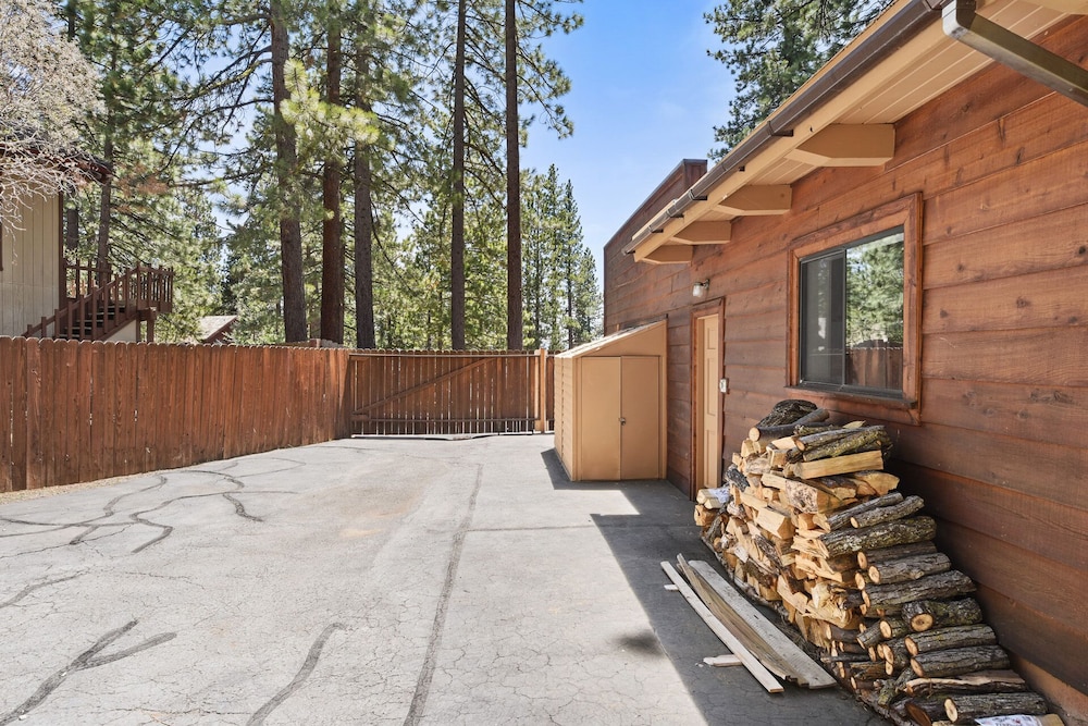 Tahoe Highlands Hideaway view 5