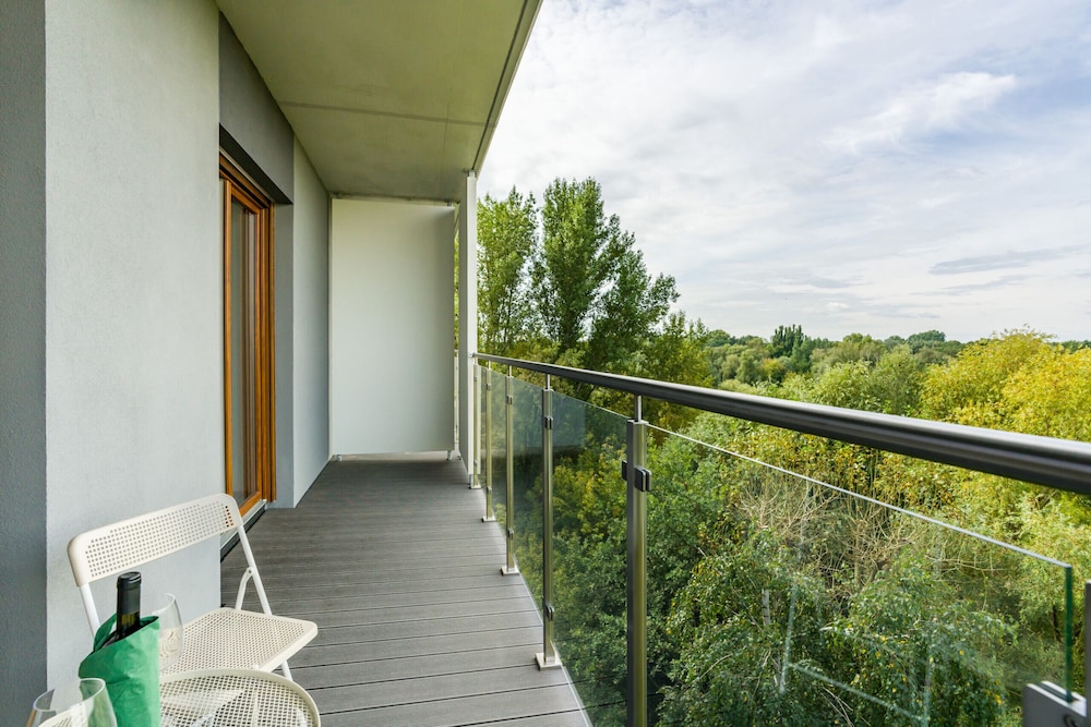 Apartments Warta Residence by Renters view 4