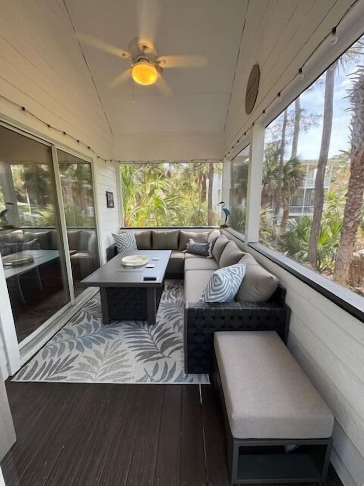 Beautifully Appointed 3-bed, 2.5-bath Home, Great Location Near Beach & Club