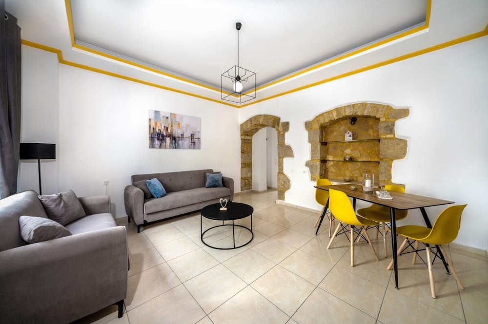 Mela s Home Agioi Deka