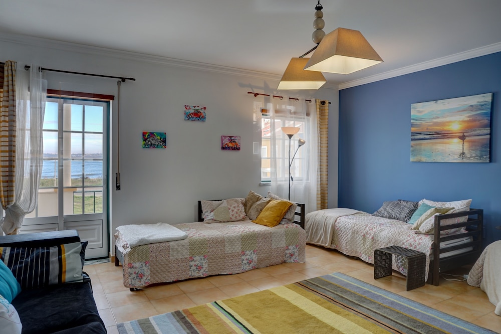 Peniche Surf Lodge - Hostel