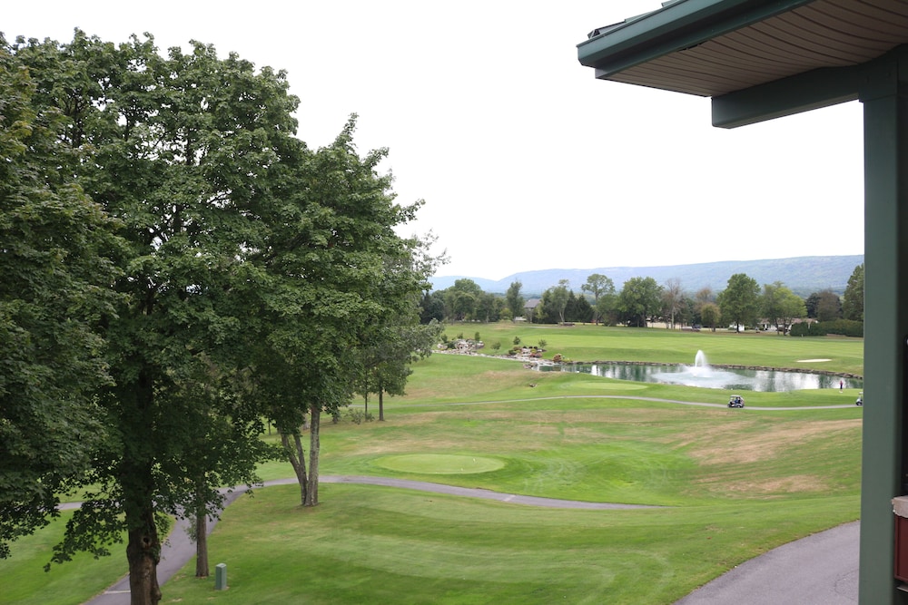 The Lodge at Woodstone Country Club