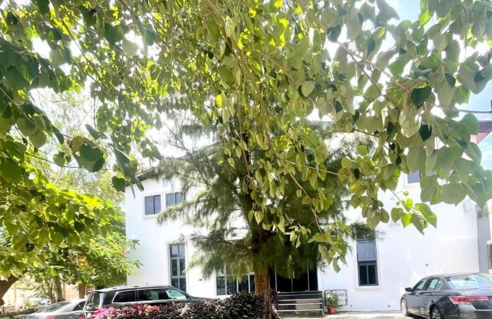 Wine House Apartments