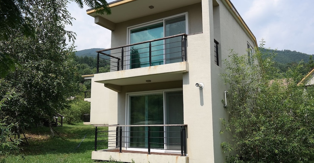Club Olympia Pension & Resort