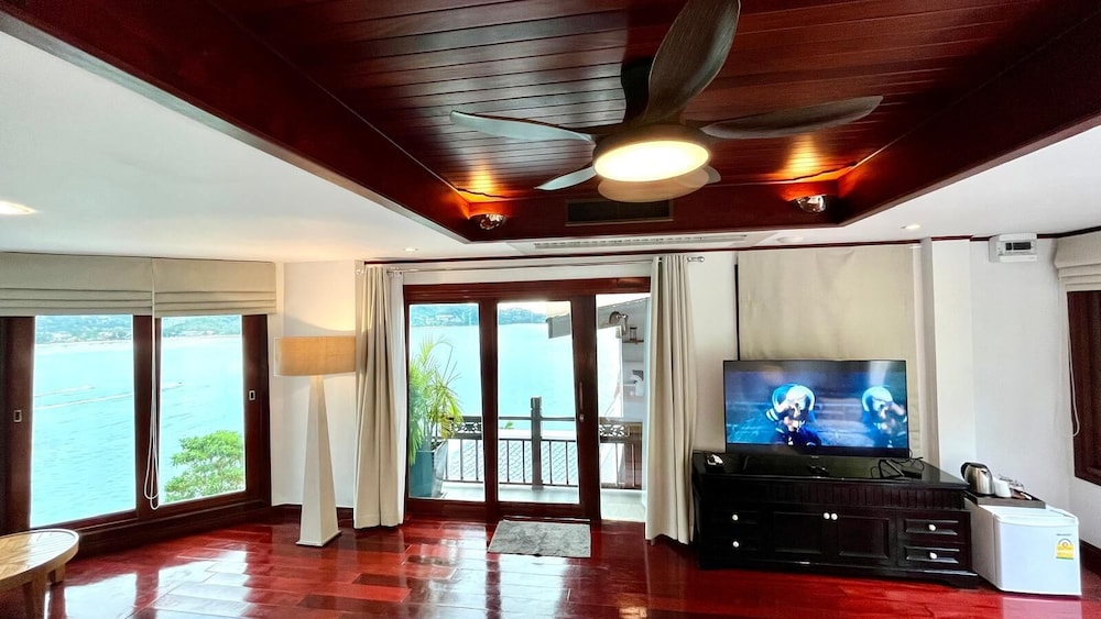 Luxury Seaview 6 Bedrooms With Infinity Pool Villa, Private Gym, Superfast Wifi