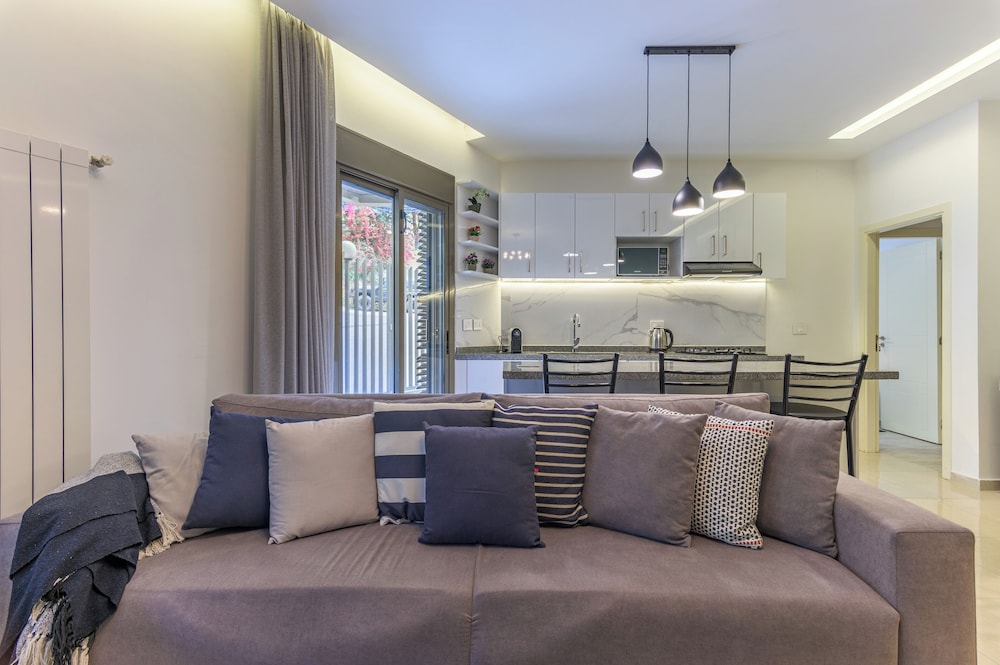 Orano -Chic 2-Bedroom Apt in Bsalim