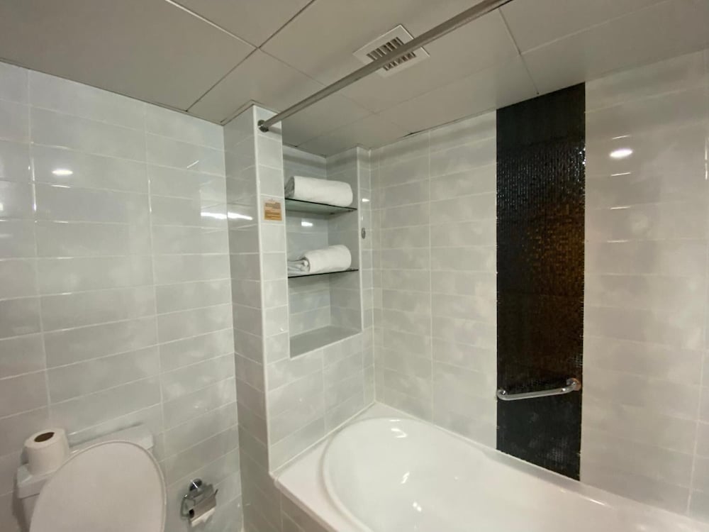 Abu Dhabi Vacations - Phoenix Plaza Hotel Apartments - Property Image 1