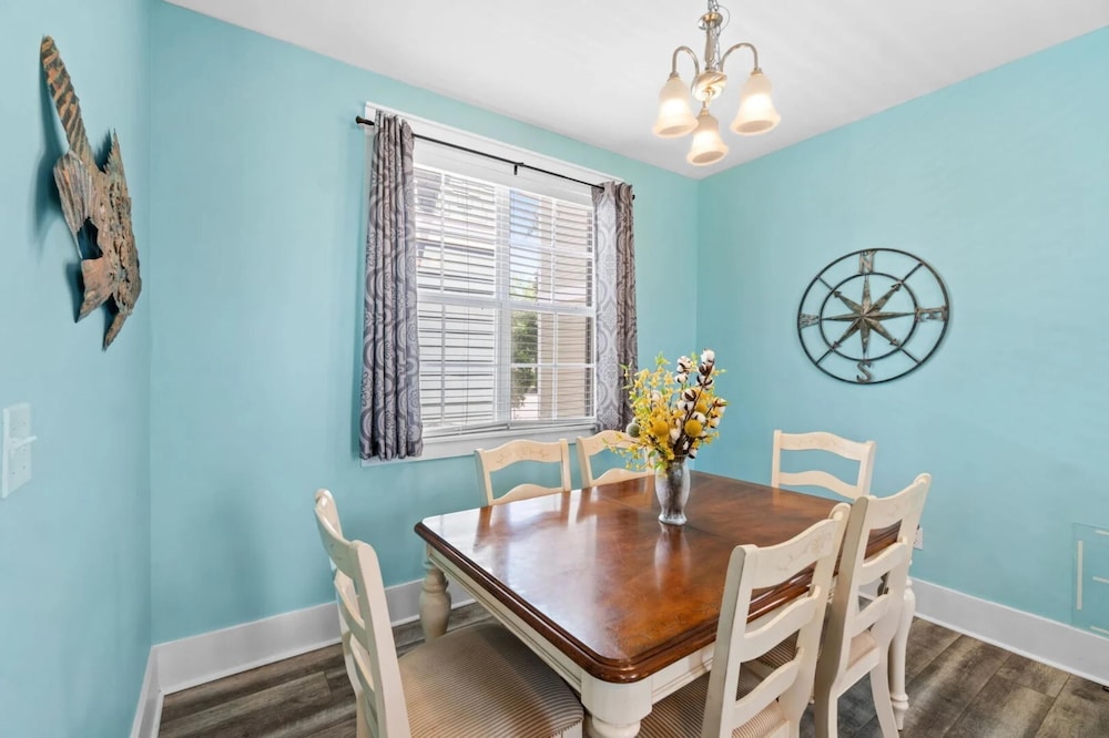 Pet Friendly Beach House - Sandy Toes