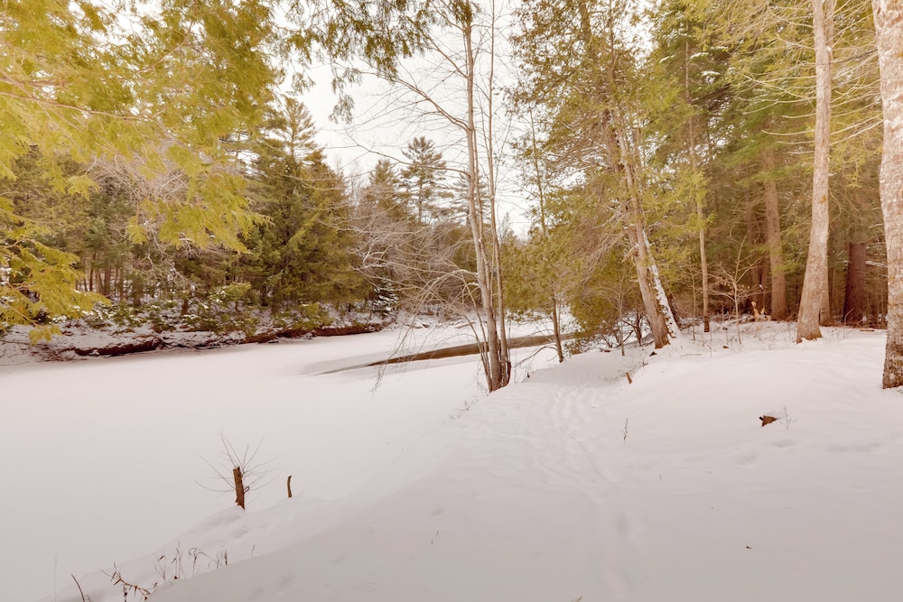 Riverfront Cabin w/ Hot Tub in Schroon Lake!