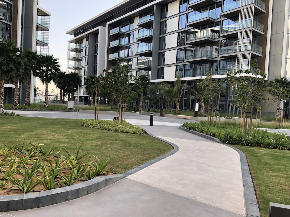 4BR Apt on Bluewater Island