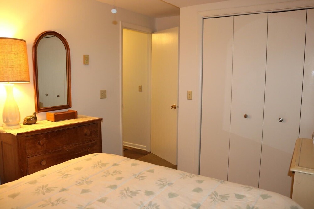 A Summer Place Unit A 2 Bedroom Home by Redawning view 2