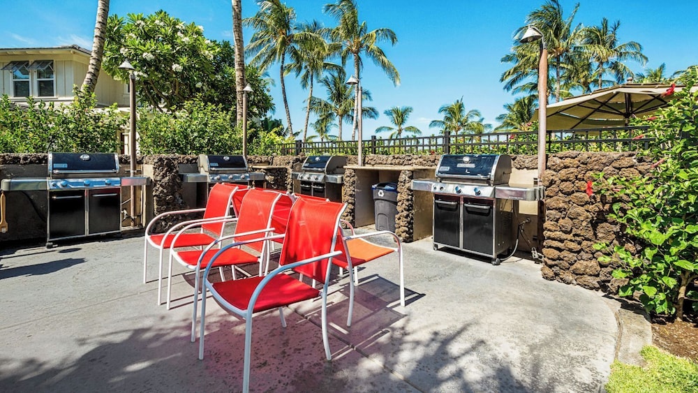 Top-floor Condo w/ Golf and Mountain Views - Pool, Gym, Wifi - Vrkcv