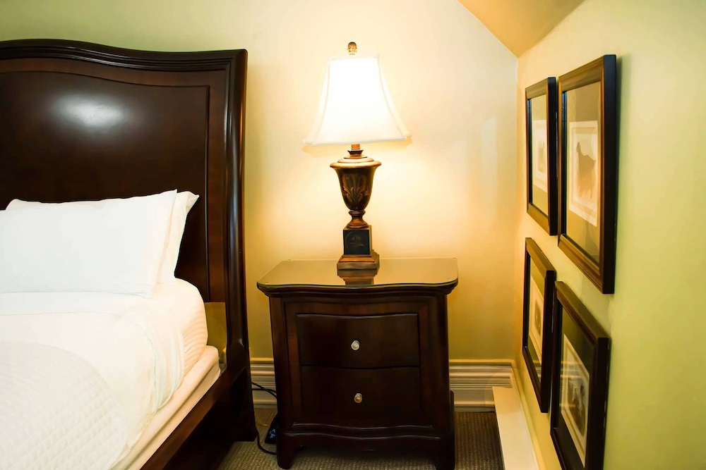 The Brewster Inn