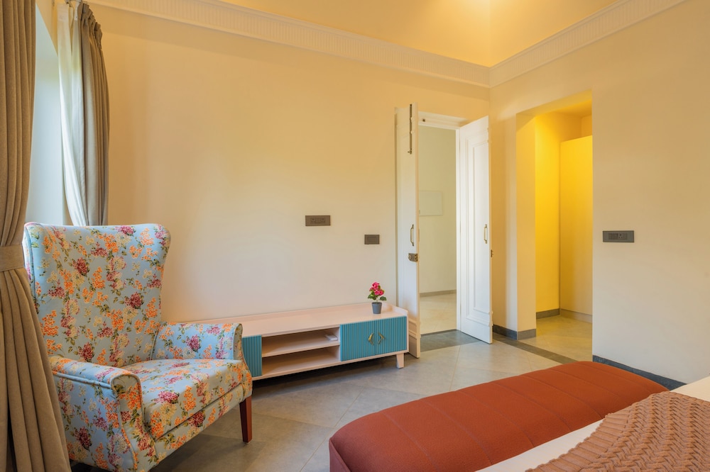 ELIVAAS Laguna Camellia | Luxe 4 BHK Villa Near Popular Beaches with Private Pool