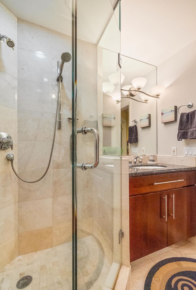 Ocean View Kaanapali Condo w 2 Lanais Loft AC Pool Walk to Beach