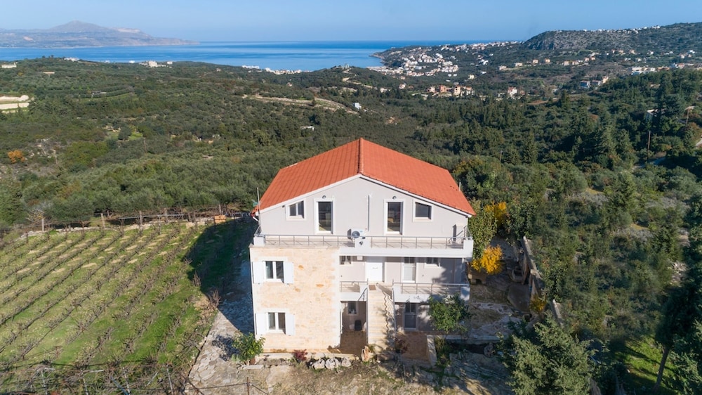 Villa Konstantinos Hilltop Vineyard Escape