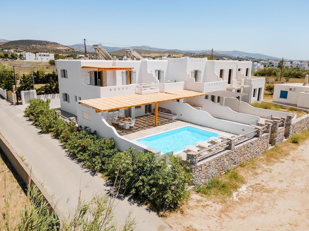 Villa Veroni in Kastraki Naxos view 2