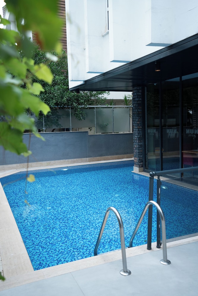 Nun By Laren Hotels - Image 19