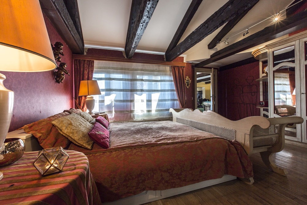 Attic Panoramic View R&R photo 5