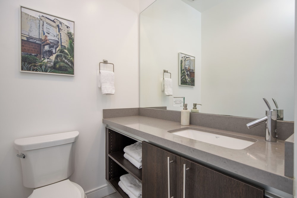 The Polo Villas by AvantStay – Modern Oasis Near Empire Polo Club