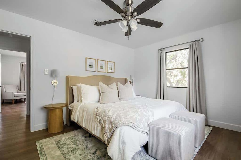 Luxe Poolside Retreat W/sauna-minutes From Downtown!