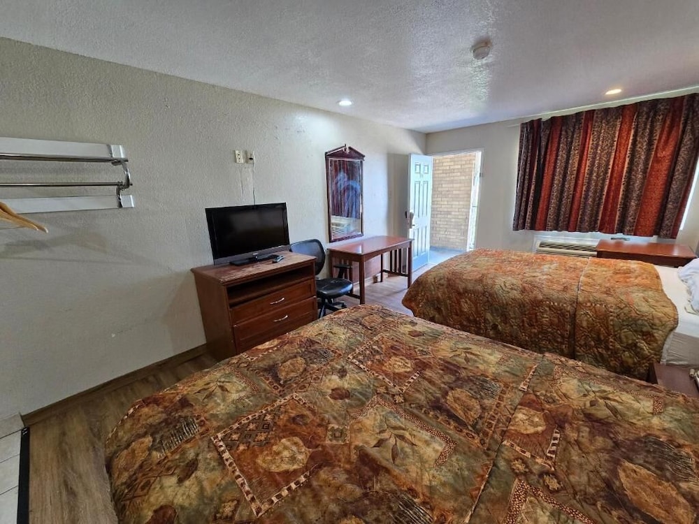 Executive Inn view 5