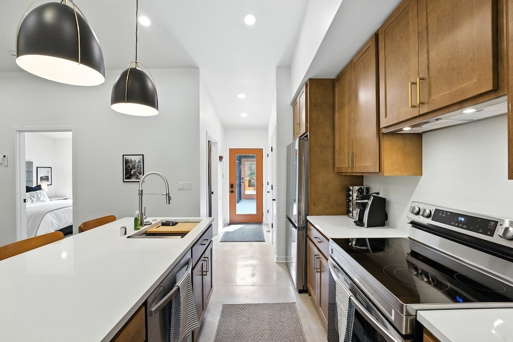 500 House - Unit B 2 Bedroom Townhouse